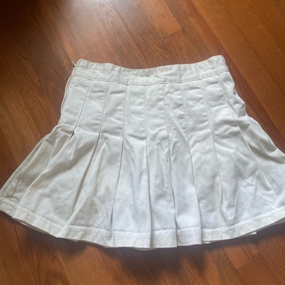 brandy melville cream dana skirt - Picture 2 of 6